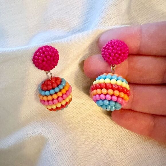 Hot pink and multicolor beaded earrings ￼ - Picture 4 of 4